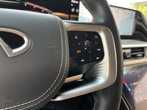 Used 2025 INFINITI QX80 Sensory AWD/4WD image 27