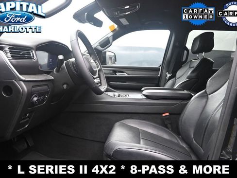Used 2024 Jeep Wagoneer L Series II RWD image 9