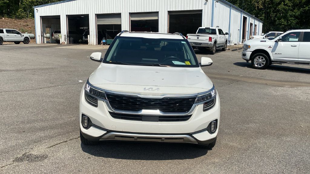 Used 2022 Kia Seltos SX w/ Sunroof Package AWD/4WD image 2