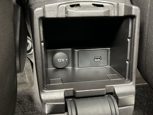 Used 2018 Ford Focus SE image 19