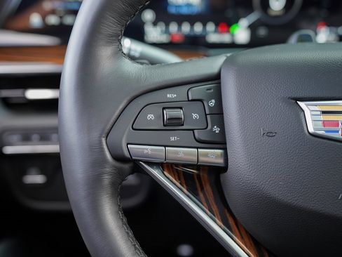 Used 2024 Cadillac Escalade Premium Luxury image 29