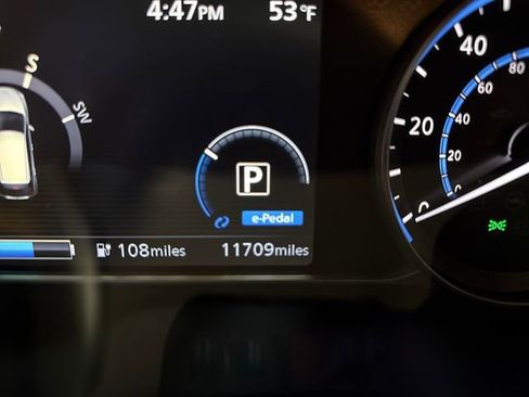 Used 2024 Nissan Leaf SV Plus image 21