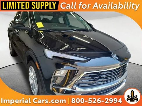 Used 2025 Buick Encore GX Preferred AWD/4WD image 1
