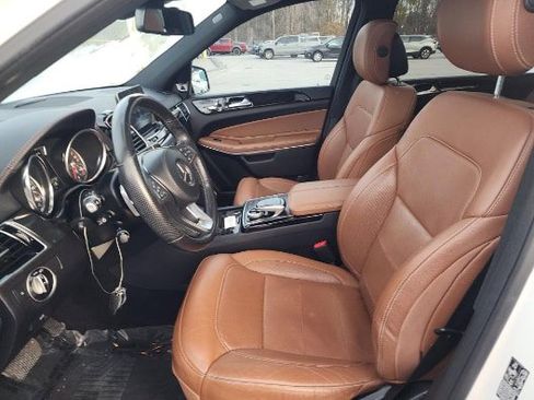 Used 2019 Mercedes-Benz GLS 550 4MATIC w/ Driver Assistance Package image 4