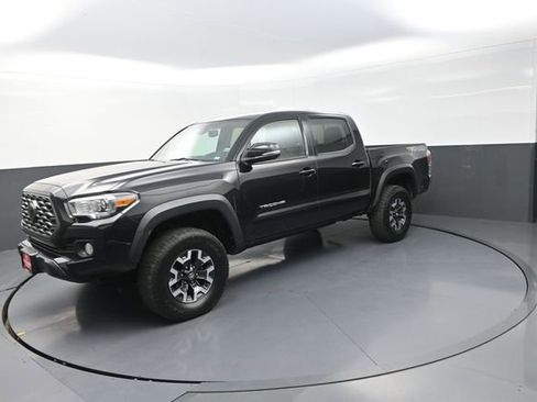 Used 2021 Toyota Tacoma TRD Off-Road AWD/4WD image 39
