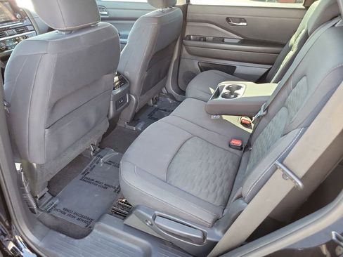 Used 2022 Nissan Pathfinder SV FWD image 26