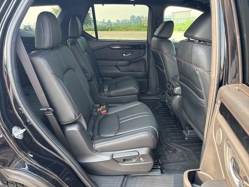 Used 2026 Honda Pilot TrailSport image 11