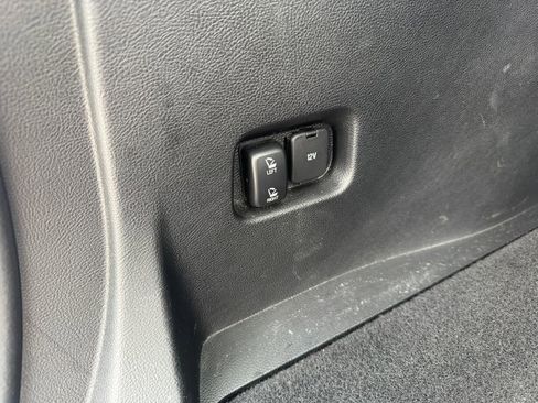 Used 2017 Ford Edge Titanium w/ Equipment Group 302A AWD/4WD image 12