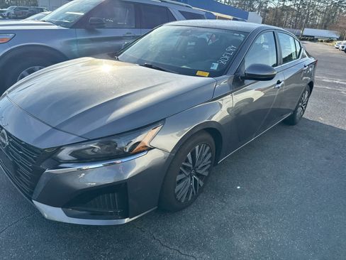 Used 2023 Nissan Altima 2.5 SV image 15