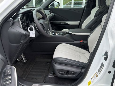 New 2026 Lexus TX 500h AWD image 10