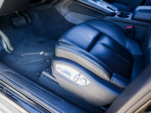 Certified 2018 Porsche Macan Sport Edition image 14