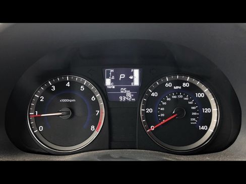 Used 2015 Hyundai Accent GLS FWD image 8