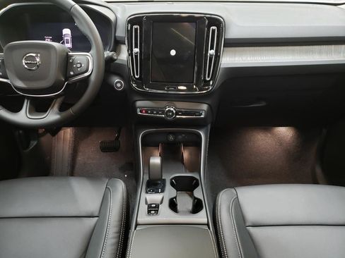 New 2026 Volvo XC40 B5 Core w/ Protection Package Premier image 9