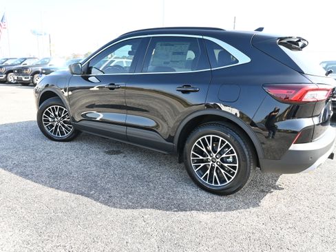 New 2026 Ford Escape SE w/ PHEV Premium Package image 8