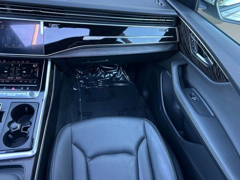 Used 2023 Audi Q8 Prestige w/ Prestige Package image 28