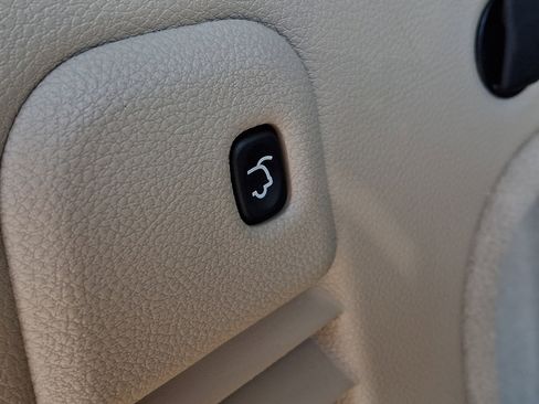 Used 2021 Jeep Grand Cherokee Overland image 33