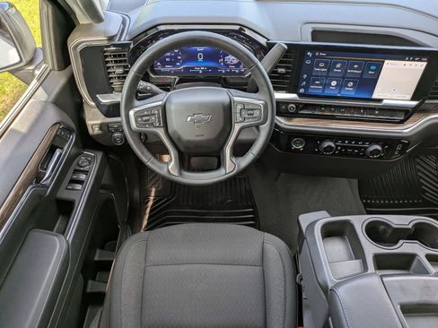 Used 2024 Chevrolet Silverado 1500 RST AWD/4WD image 16