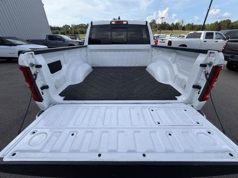 Used 2025 RAM 1500 Laramie AWD/4WD image 19