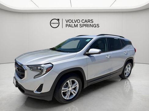 Used 2019 GMC Terrain SLE w/ Driver Convenience Package FWD image 3