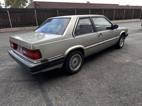 Used 1990 Volvo 780 Turbo RWD image 4