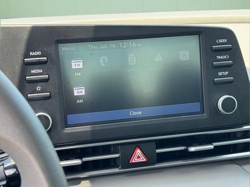 Used 2025 Hyundai Elantra SE FWD image 29