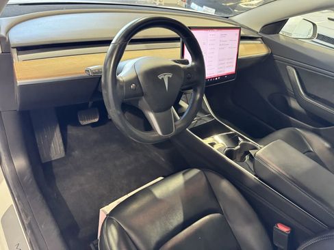 Used 2019 Tesla Model 3 Standard Range Plus image 9