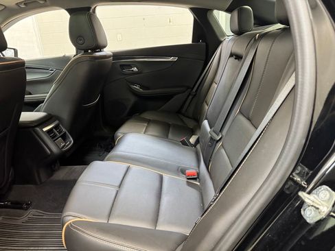 Used 2019 Chevrolet Impala Premier w/ Premier Convenience Package FWD image 17