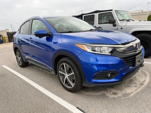 Used 2022 Honda HR-V EX-L image 2