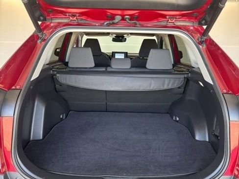 Used 2022 Toyota RAV4 XLE w/ Convenience Package FWD image 25