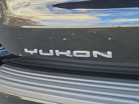 Used 2021 GMC Yukon Denali w/ Denali Ultimate Package image 31