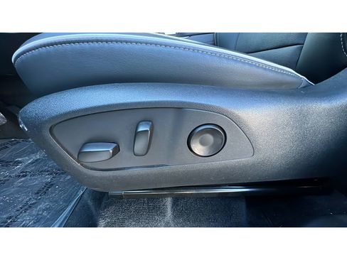 Certified 2025 Buick Enclave Preferred image 25