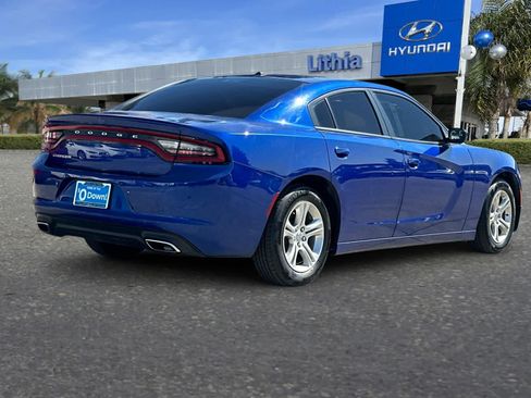 Used 2020 Dodge Charger SXT w/ Leather Interior Group RWD image 3
