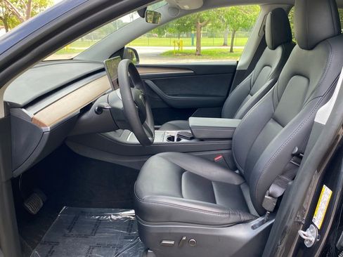 Used 2024 Tesla Model Y Long Range AWD/4WD image 17