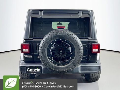 Used 2018 Jeep Wrangler Unlimited Sport S AWD/4WD image 13
