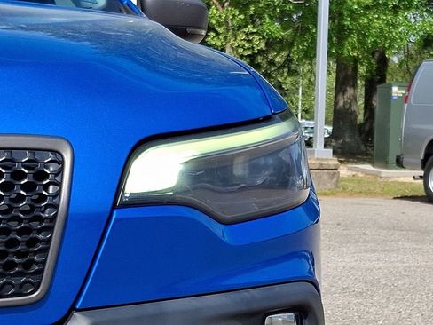 Used 2020 Jeep Cherokee Trailhawk w/ Cold Weather Group AWD/4WD image 10