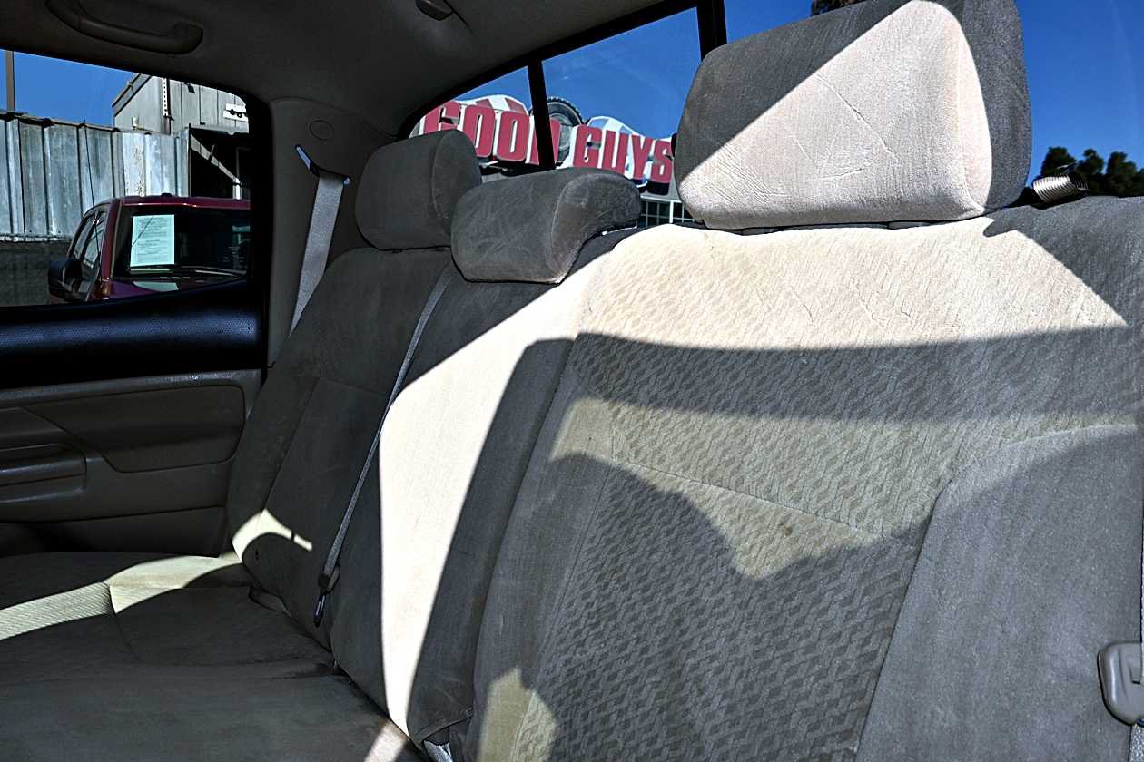 Used 2011 Toyota Tacoma PreRunner w/ Towing Pkg RWD image 9