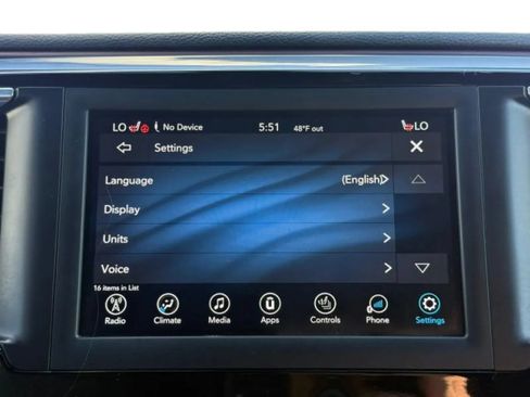 Used 2020 Chrysler Pacifica Touring-L FWD image 36