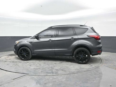 Used 2019 Ford Escape SE FWD image 3