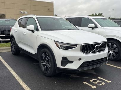 Used 2025 Volvo XC40 B5 Core