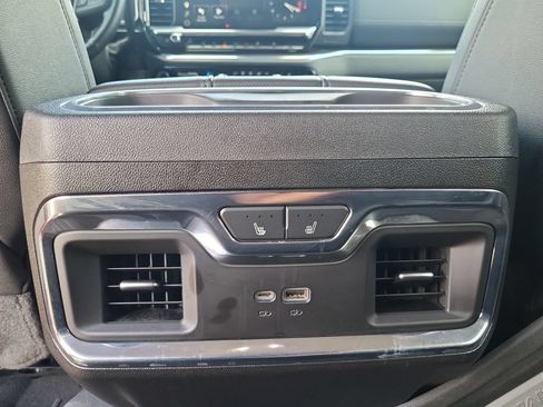 Used 2024 GMC Sierra 2500 SLT w/ SLT Premium Package AWD/4WD image 16