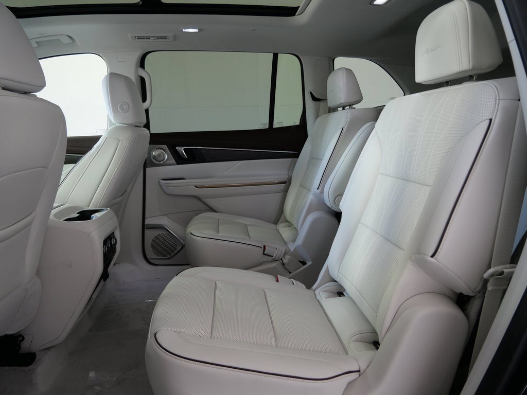 New 2026 Buick Enclave Avenir w/ Super Cruise Package AWD/4WD image 13