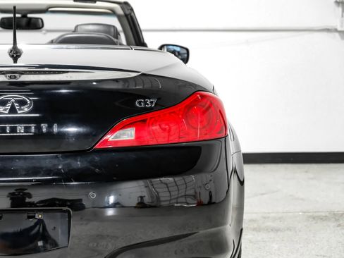 Used 2011 INFINITI G37 Convertible w/ Premium Pkg RWD image 42