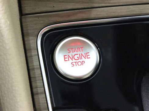 Used 2016 Volkswagen Passat 1.8T SE w/ Lighting Package image 25