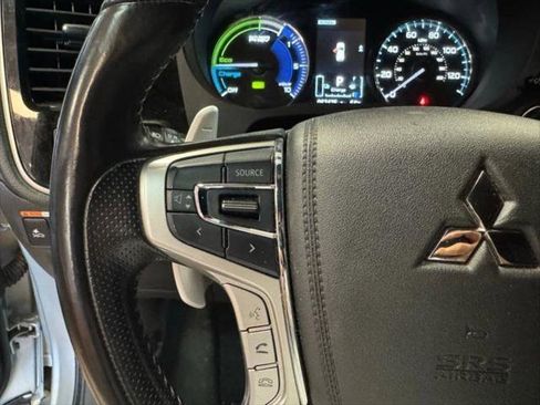 Used 2022 Mitsubishi Outlander LE image 22