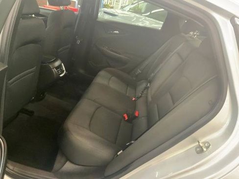 Used 2017 Chevrolet Malibu LT FWD image 12