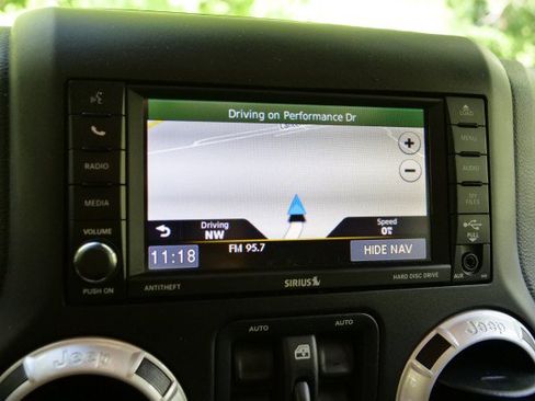 Used 2017 Jeep Wrangler Unlimited Rubicon AWD/4WD image 15