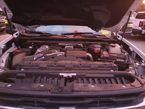 Used 2024 Chevrolet Silverado 3500 LT image 14