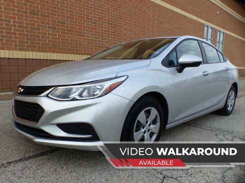 Used 2016 Chevrolet Cruze LS image 1