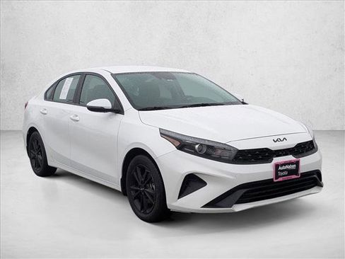 Used 2023 Kia Forte LXS w/ LXS Technology Package image 4