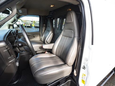 Used 2022 Chevrolet Express 2500 w/ Driver Convenience Package image 14